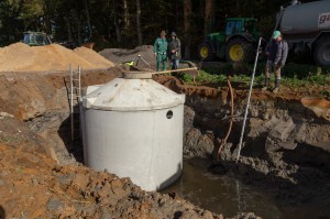 Plaatsen van betonput Duitsland